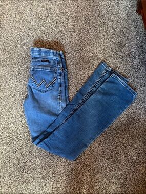 Wrangler Women's Straight Leg Jeans in Medium Blue
